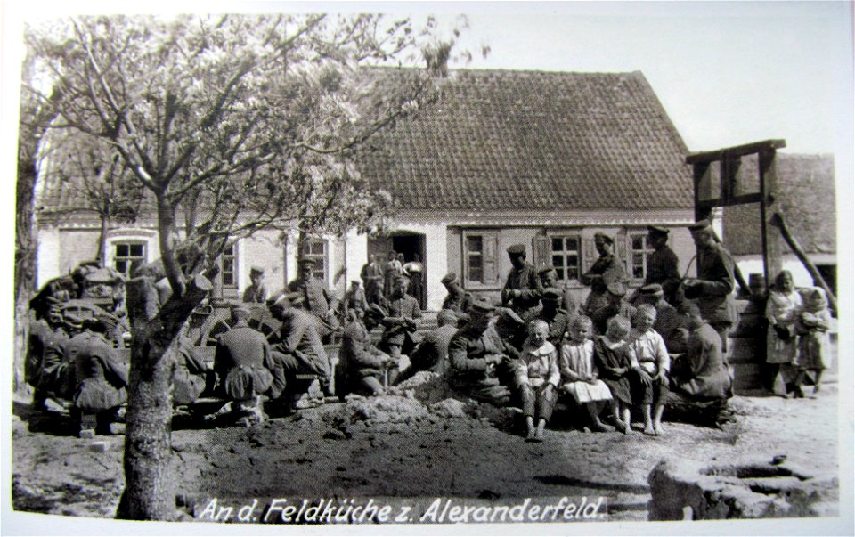 1918. An d. Feldküche z. Alexanderfeld