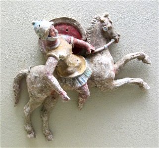 Arpi (daunia meridionale), figurine di amazzonomachia, 300 ac. ca. 02