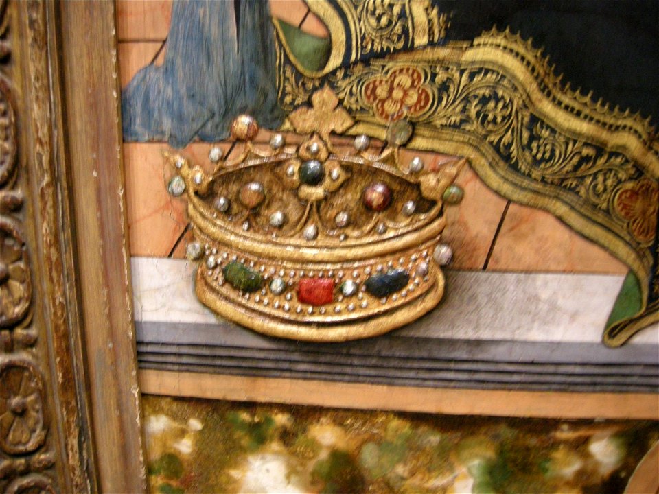 Carlo crivelli, madonna in trono con donatore, 1470 dettaglio corona a rilievo