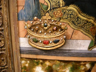 Carlo crivelli, madonna in trono con donatore, 1470 dettaglio corona a rilievo