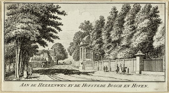 Gezicht in de Herenweg Wagenweg, met rechts de koepel van de buitenplaats 'Bos en Hoven' en in de verte het huis van de buitenplaats 'Vredenhof'. NL-HlmNHA 1477 53011854