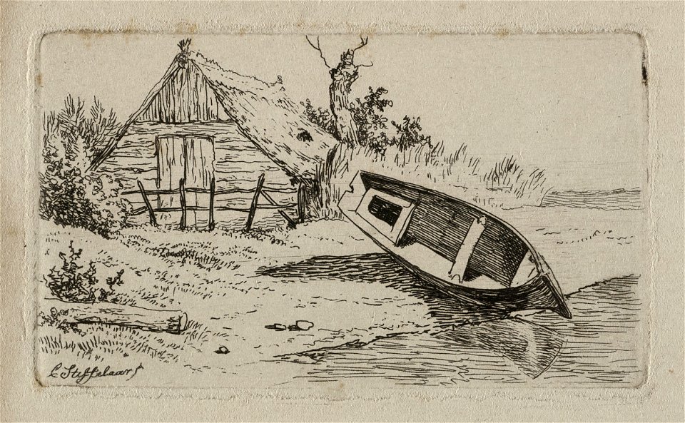 Een roeiboot ligt op het droge. Links een schuur. NL-HlmNHA 1477 53012064