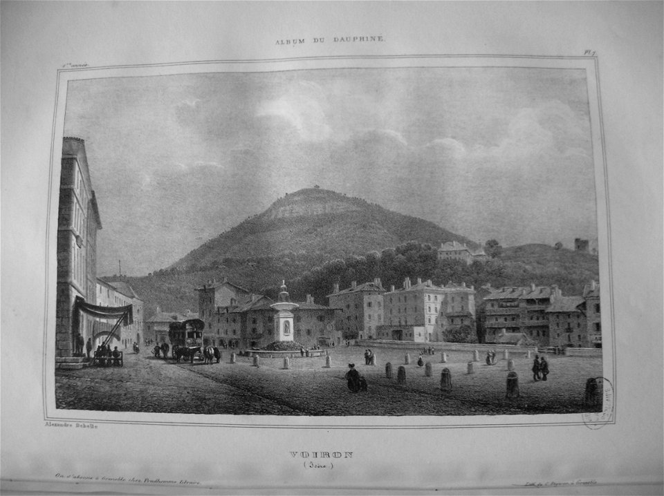 Im11 Album dauphiné T1 Voiron (Isère), by AD sembra uguale