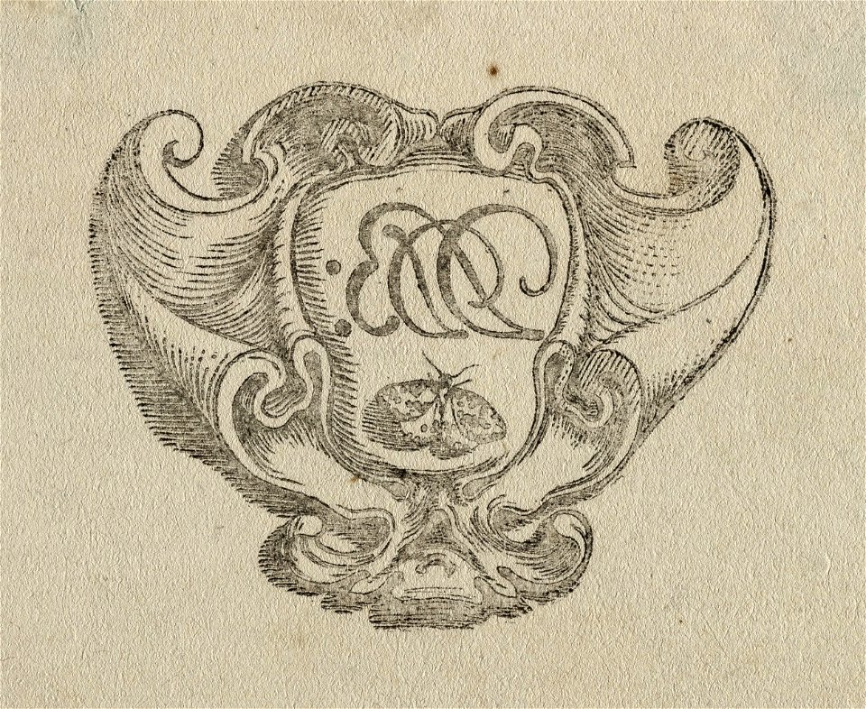 In spiegelbeeld wapenschild met de initialen van Dirck de Bray en een vlinder, omgeven door een rolwerkcartouche. NL-HlmNHA 1477 53010276
