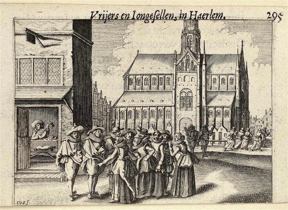 Jonge mannen en vrouwen voor de Sint Bavo kerk te Haarlem. NL-HlmNHA 1477 53009244