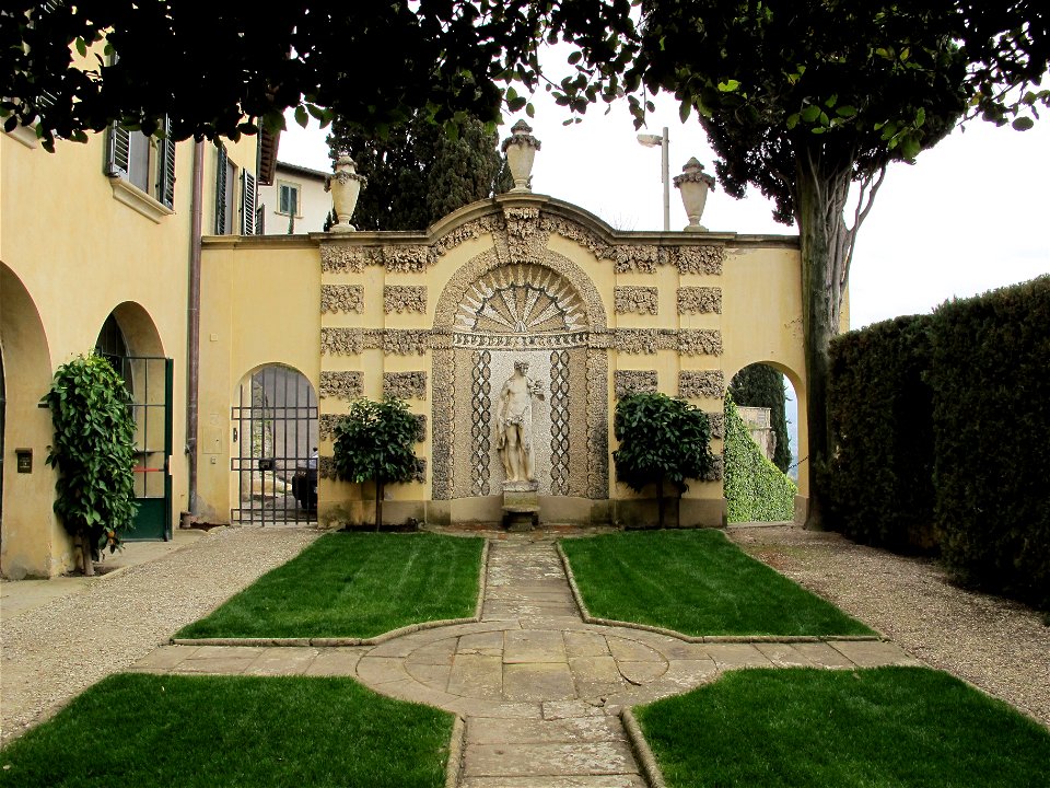 Le balze, giardino degli aranci, 02