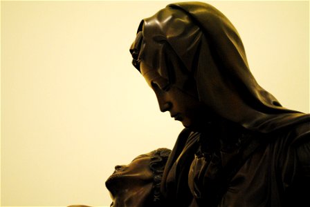 Miguel Ángel Buonarroti's Pietà bronze replica at Museo Soumaya 07