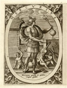 Mercurius, staand in een ovaal. Op de grond muziekinstrumenten en drie blote kindertjes. Twee van deze kindertjes verbeelden het teken tweelingen uit de dierenriem, het vaste teken van Mercu, NL-HlmNHA 1477 53008335