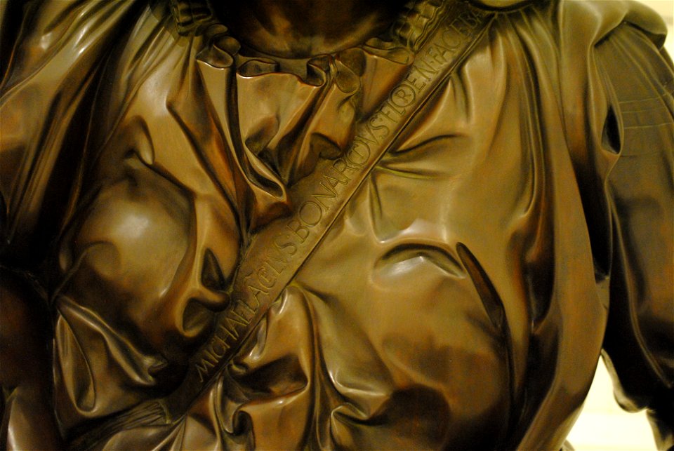 Miguel Ángel Buonarroti's Pietà bronze replica at Museo Soumaya 08
