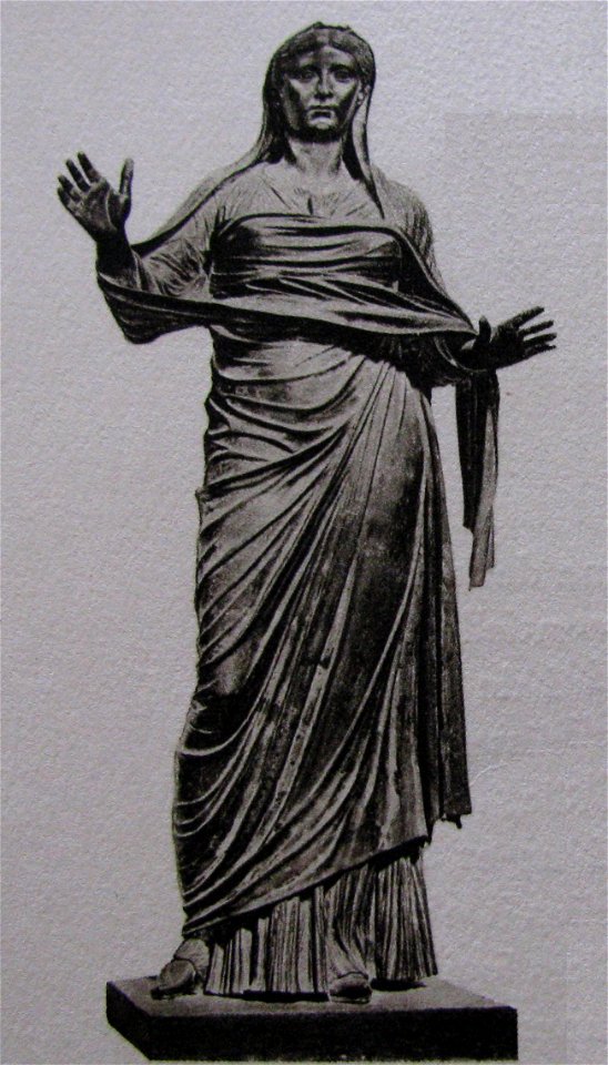 Theatre-statue-matrona