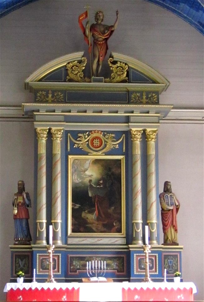 Vang Church chancel (cropped)