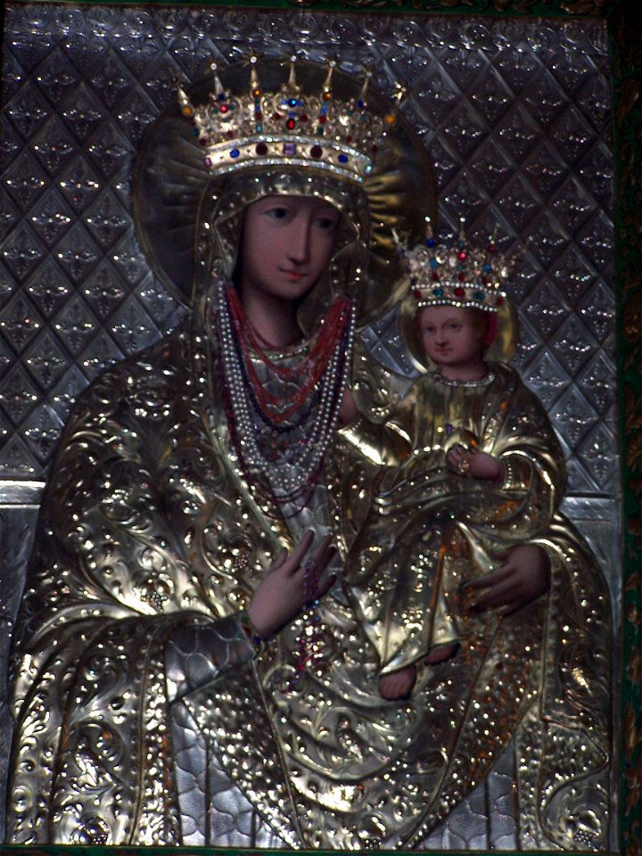 Virgin Mary of Szczyrzyc 03 - closeup
