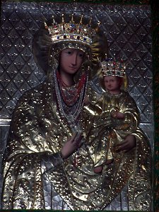 Virgin Mary of Szczyrzyc 03 - closeup