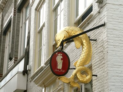 Sign seafood