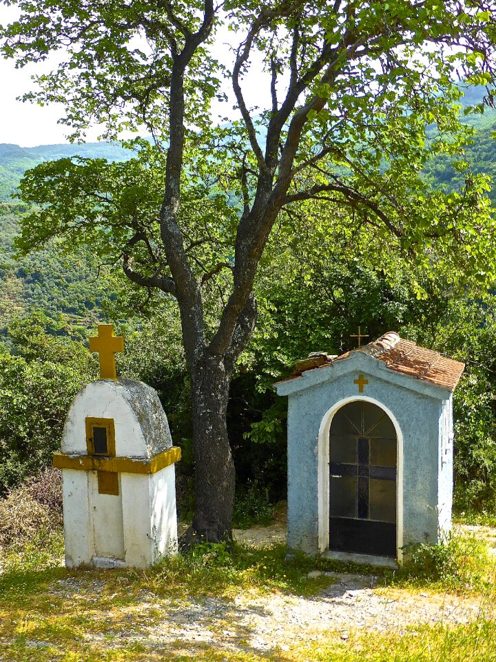Tombstone burial monument