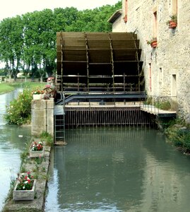 Wheel mill water courses