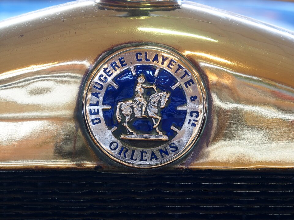 Manufacturer emblem symbol
