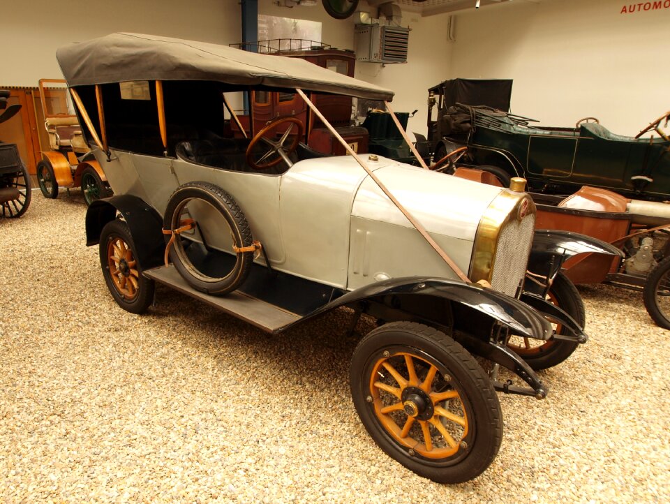 Historic vehicle transportation
