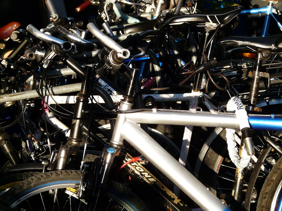 Cycling handlebars frame