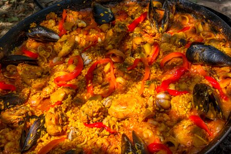 Cooking mussels mixed