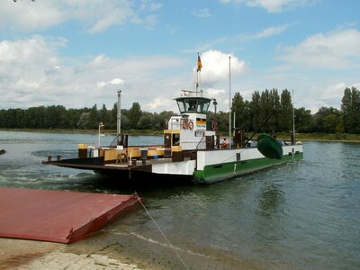 Water transportation vessel