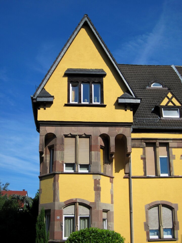 House gable pediment