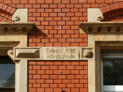 Inscription wall facade