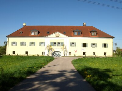 Building front facade photo