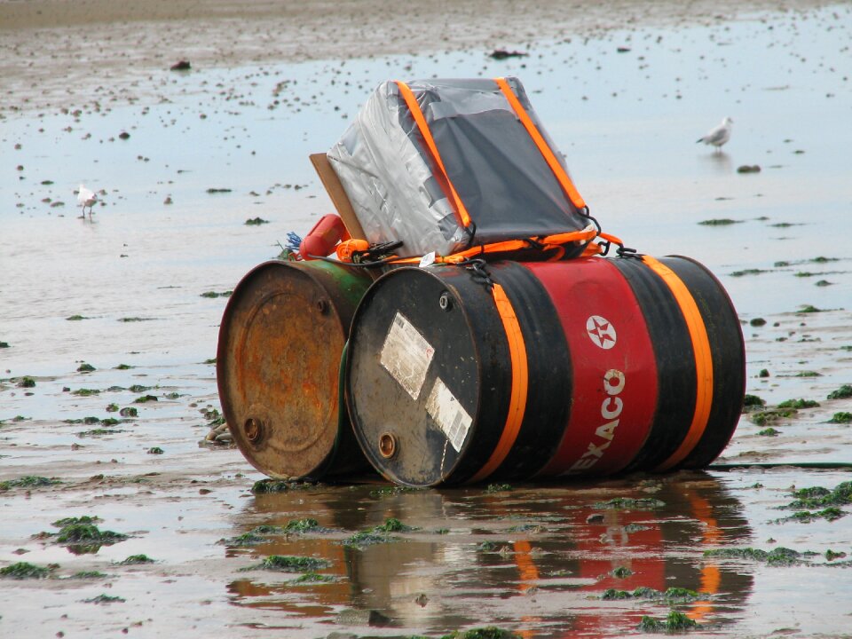 Tonnes of oil texaco speakers