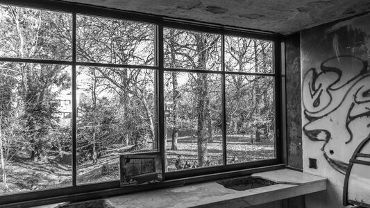 Window black and white house architecture photo