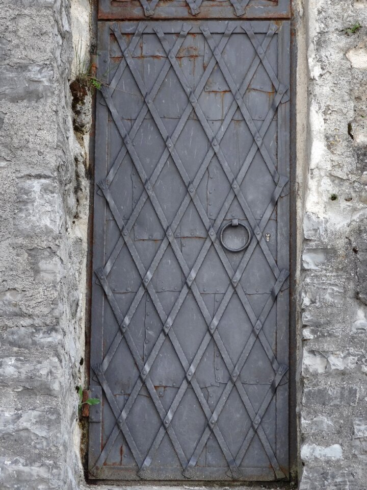 Secure entrance narrow