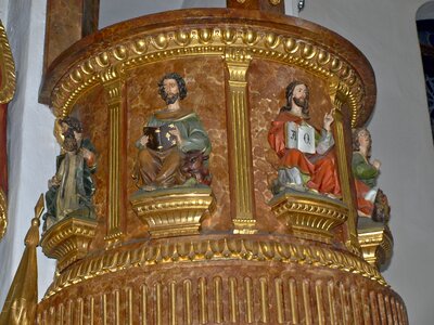 Pulpit decor golden photo