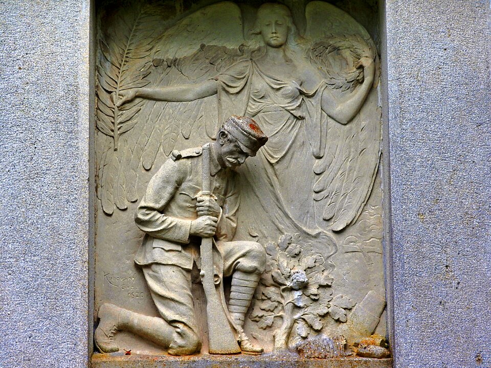 Monument commemorate hero memorial