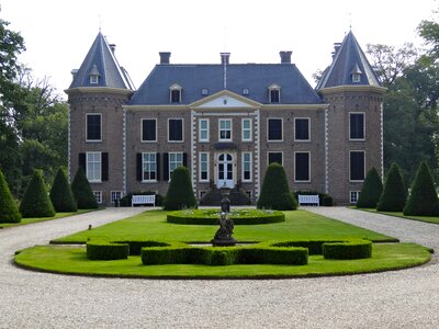 Monument building house