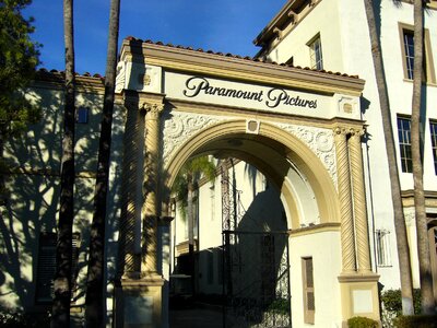 Entrance hollywood gateway