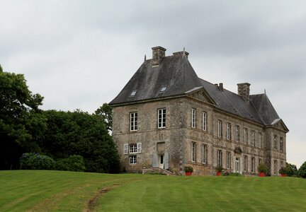 Medieval building residence remains