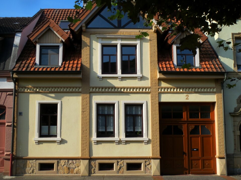 Front facade windows photo