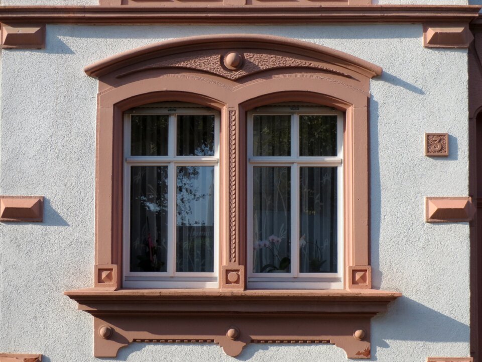 House building front photo