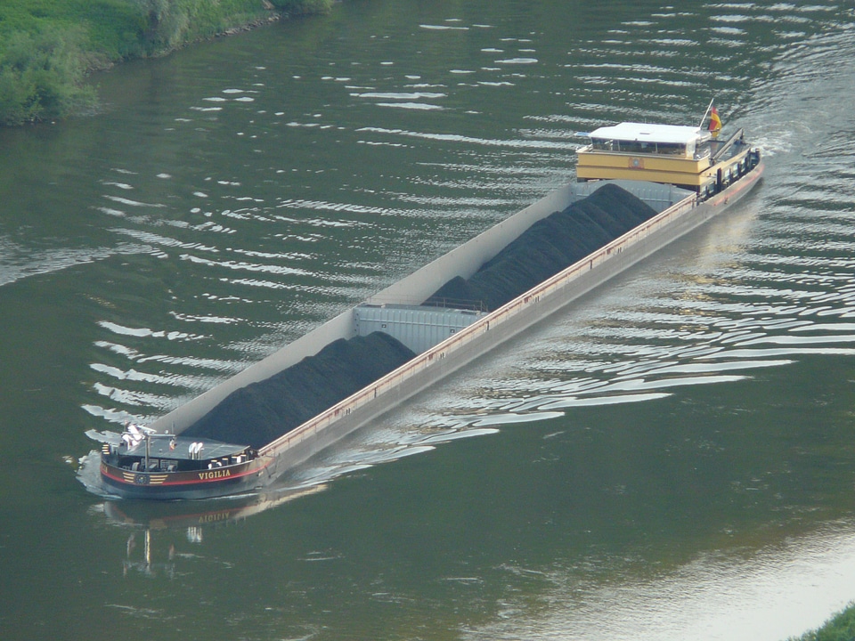 Shipping transport carbon
