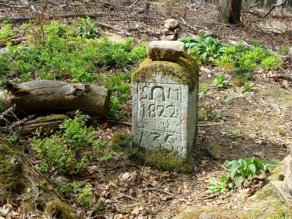 Landmark stone sign