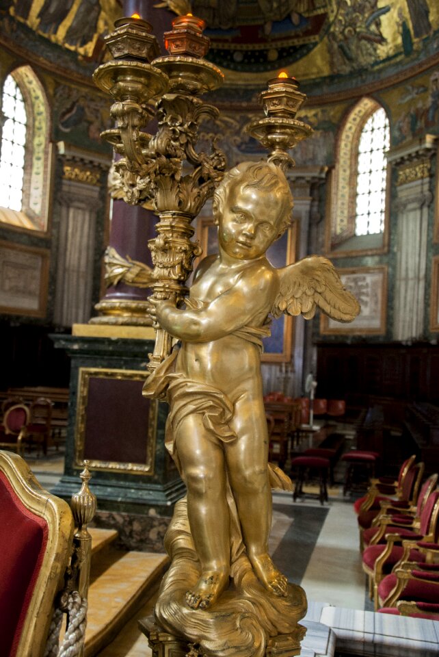 Cherub wings religion