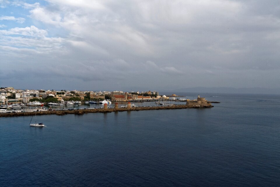 City houses fortress