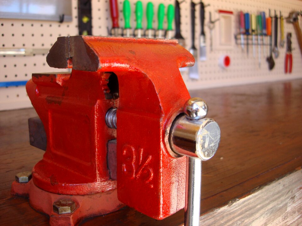 Hobby bench garage