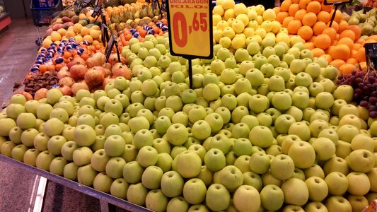 Apples supermarket greengrocers