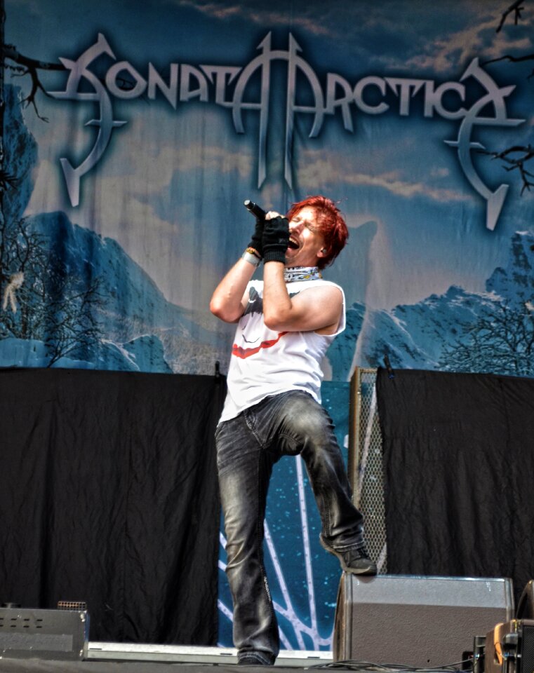 Singer music show