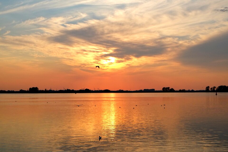 Sunset romance mirroring