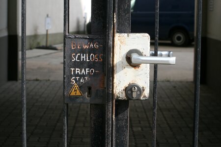 Shield berlin house entrance