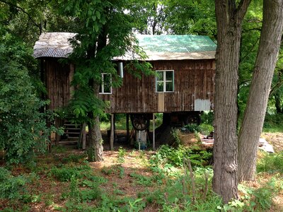 Log cabin wheels po river