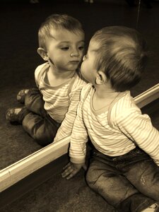 Mirror reflection cognition