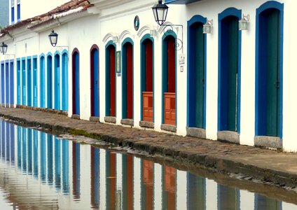 Colonial historic centre high tide